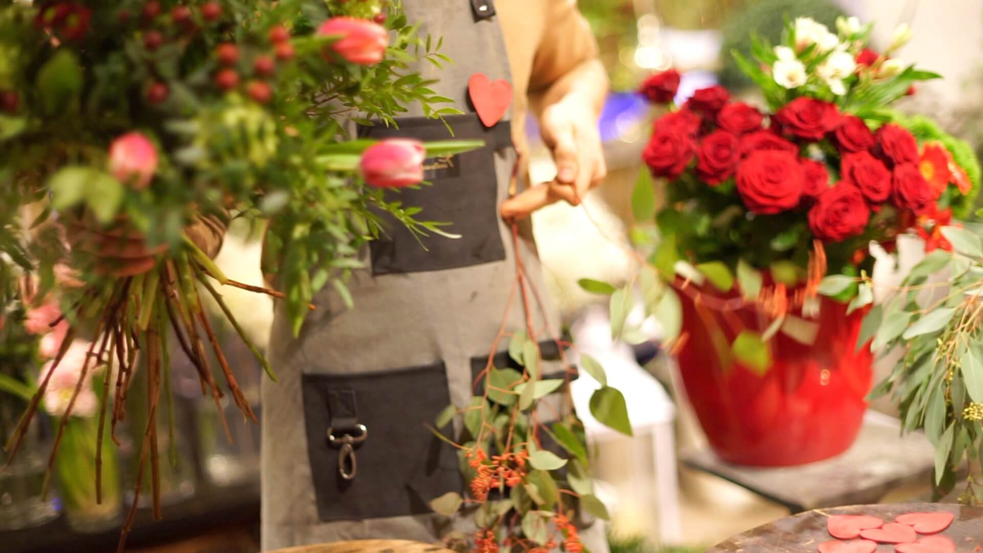 Flower Courier Interflora Belarus Flower Delivery